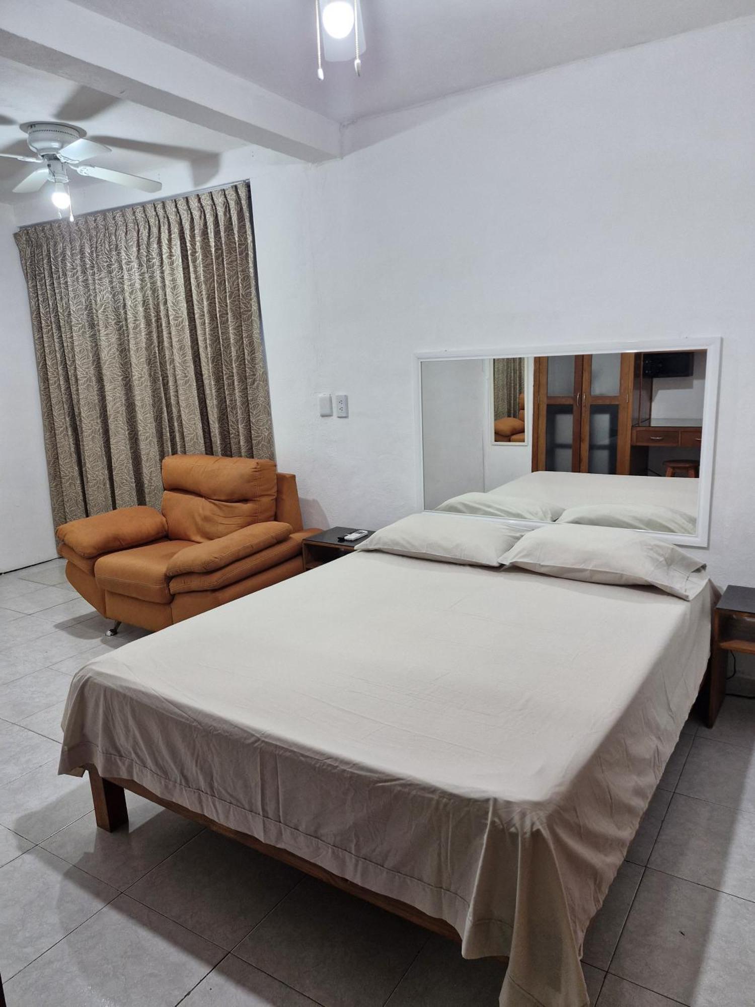 Appartamento Las Margaritas Casa De Huespedes Cancún Esterno foto